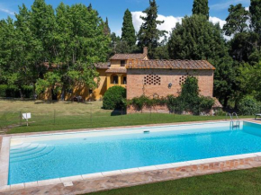 Peaceful Holiday Home in Ponsacco with Swimming Pool